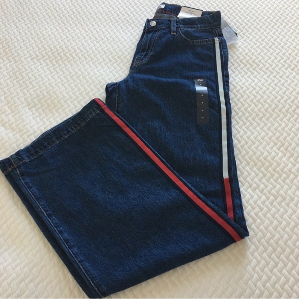 Tommy Hilfiger Navy Jeans with Red and White Accent. New with Tag.